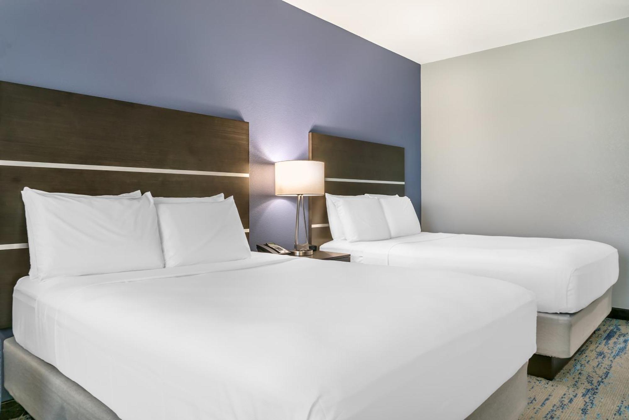 Hotel Comfort & 3*
